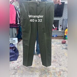 Wrangler Men’s Olive Green Dress Pants